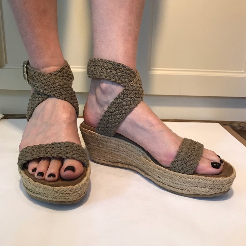 Stuart Weitzman “Alexlo” platform sandals - 8N